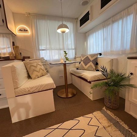 Отель Sokcho New York Caravan Экстерьер фото