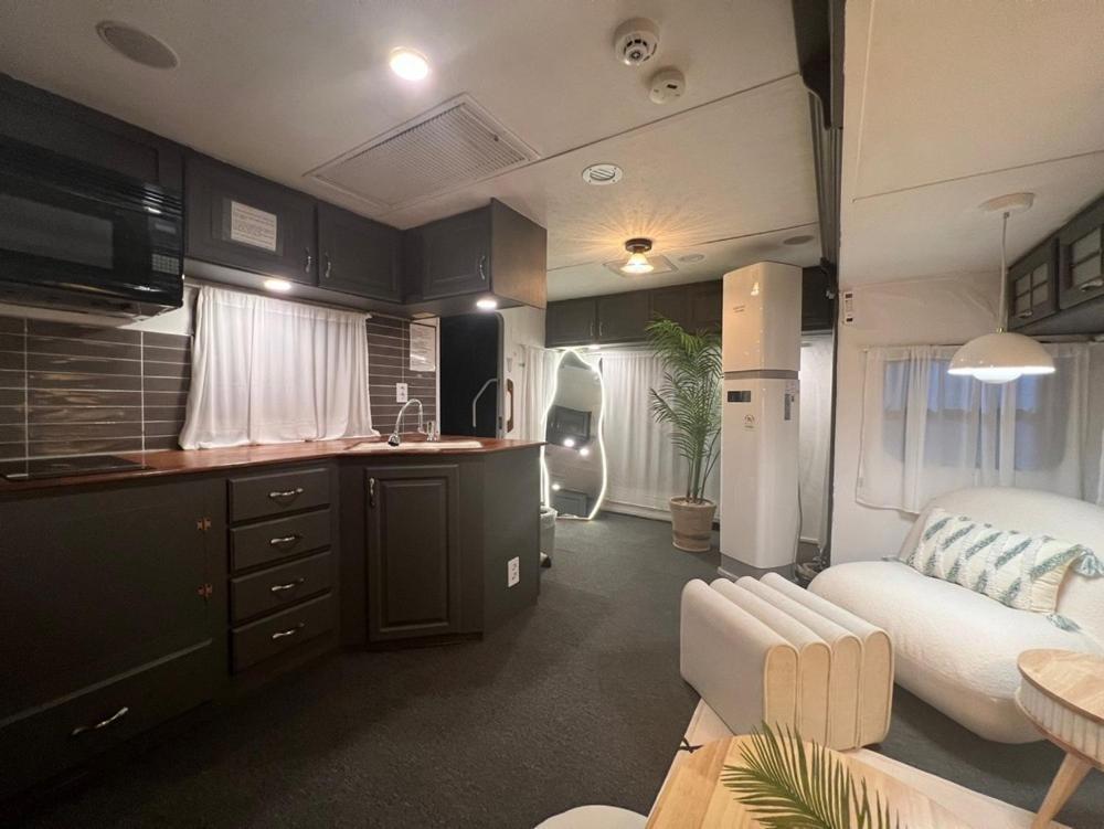 Отель Sokcho New York Caravan Номер фото